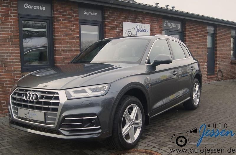 Grau Gebraucht 2019 Audi Q5 S-Line SUV | 29.985 € (Guter Preis) - Bild 1/4