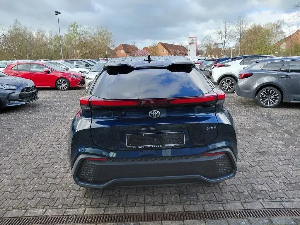 Neu Toyota C-HR 197 PS (144 kW) 2025 Grün SUV