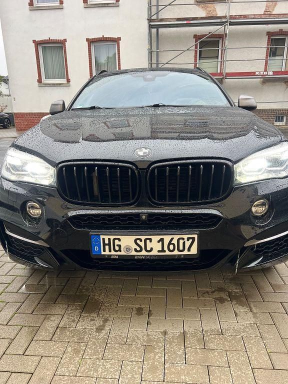 Schwarz Gebraucht 2018 BMW X6 M50 Performance SUV | 34.700 € (Fairer Preis) - Bild 1/4