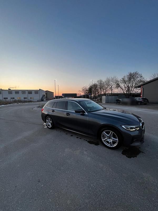 Gebraucht BMW 330 265 PS (194 kW) 2020 Grau Kombi