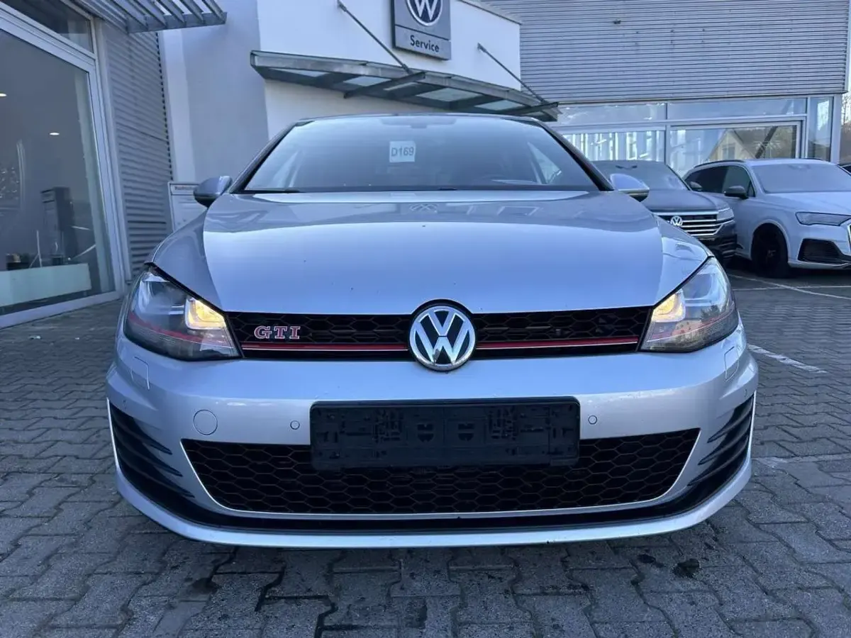 Używany VW Golf GTI 230 KM (169 kW) 2017 Srebrny Coupe