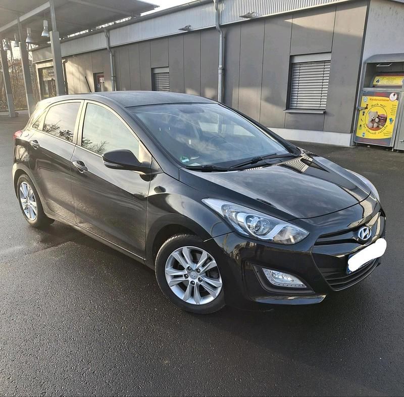Gebraucht Hyundai i30 110 PS (80 kW) 2014 Schwarz Limousine