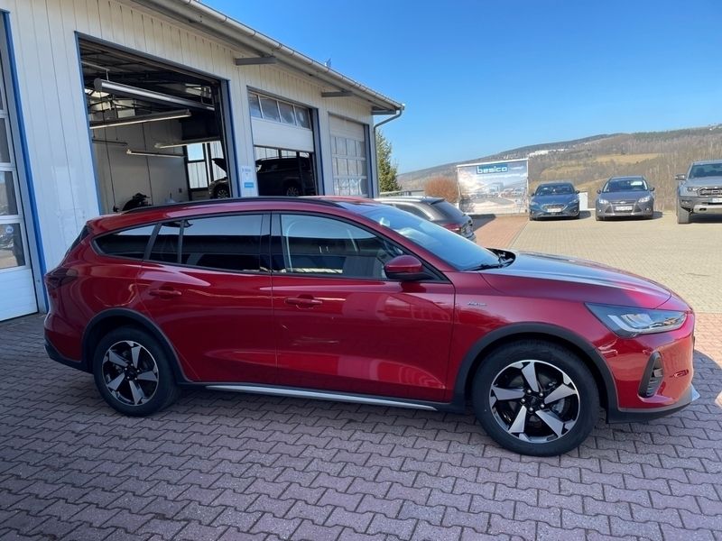 Brugt Ford Focus Active 125 HK (91 kW) 2023 Rød Sedan