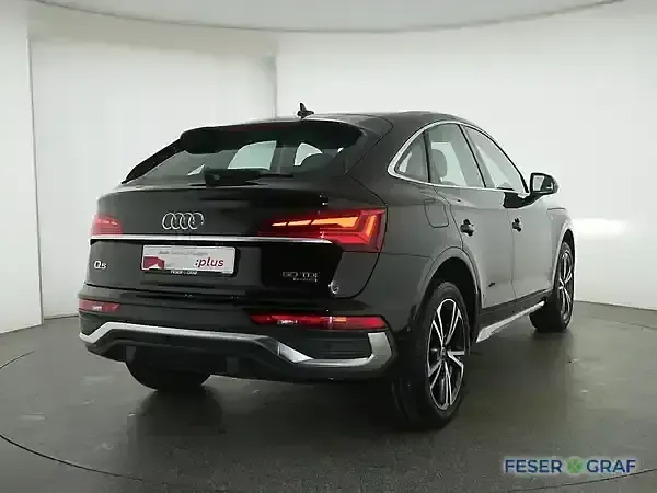 Gebraucht Audi Q5 Sport 286 PS (210 kW) 2022 Mythosschwarz metallic SUV