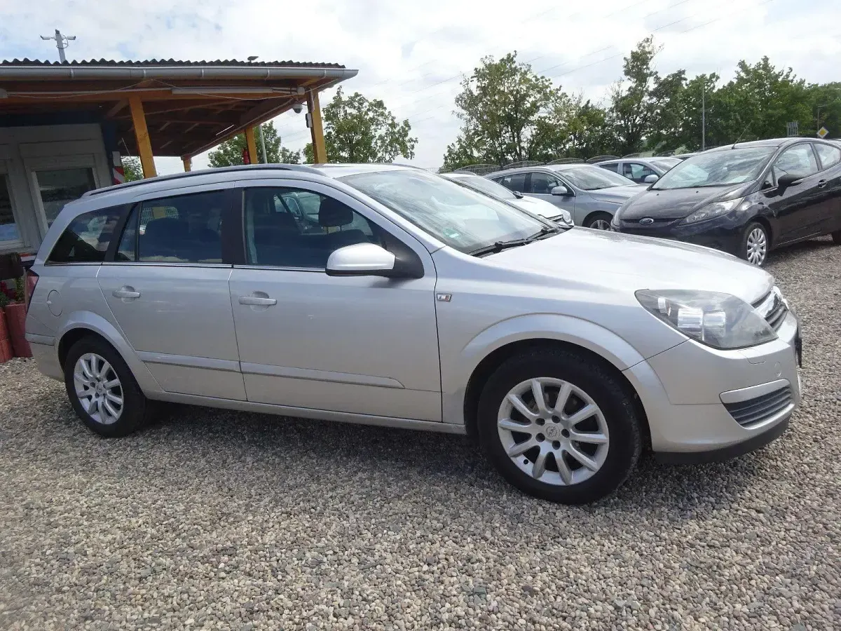 Gebraucht Opel Astra Elegance 125 PS (91 kW) 2005 Grau Kombi