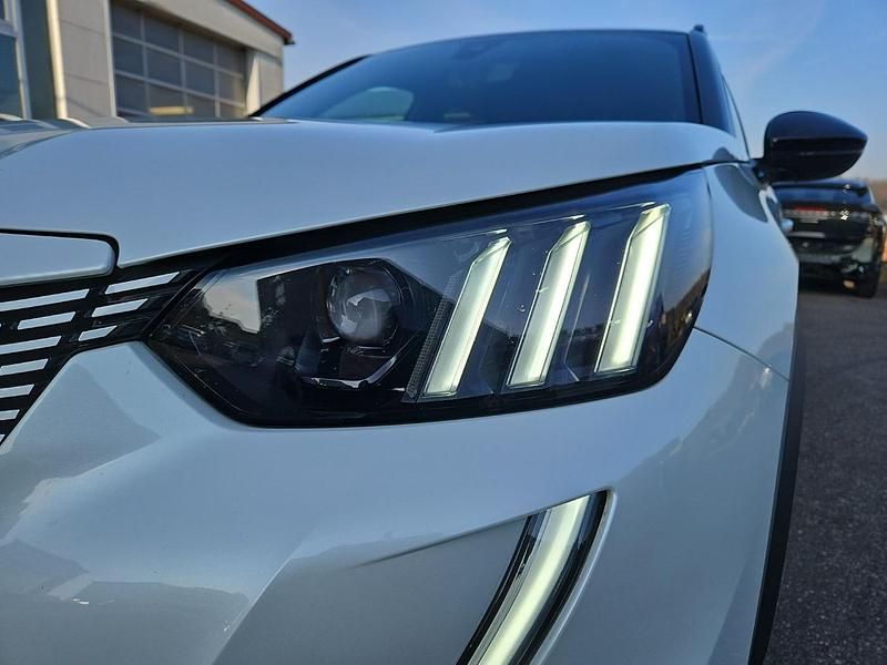 Gebraucht Peugeot e-2008 GT-line 100 kW (136 PS) 2020 Weiß SUV