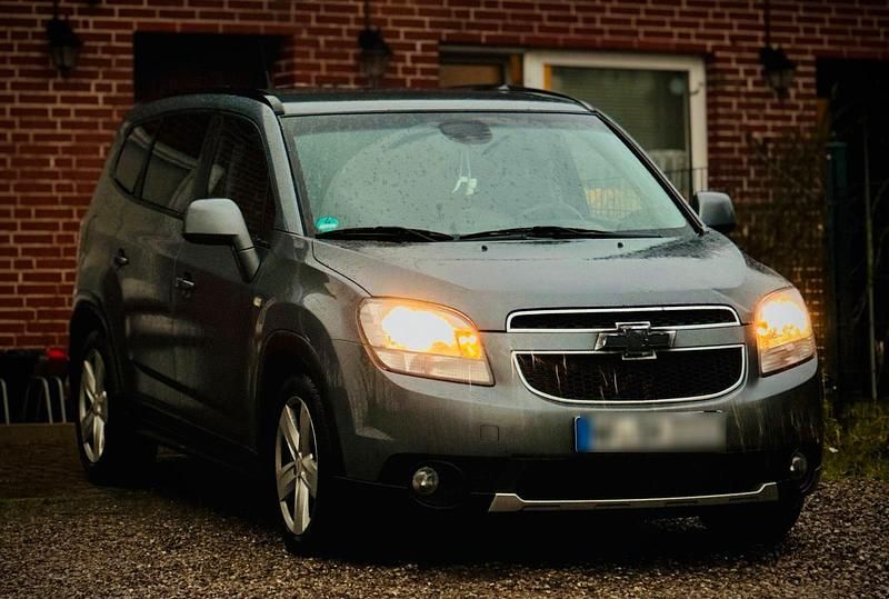 Usata Chevrolet Orlando 163 CV (119 kW) 2012 Grigio Monovolume