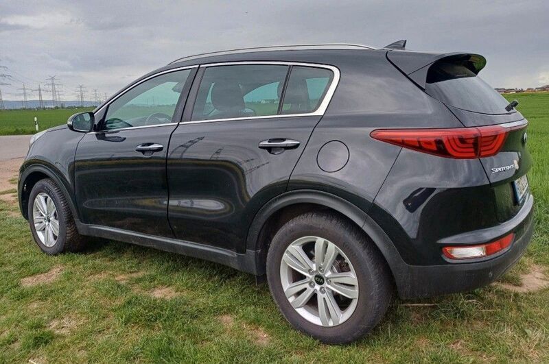 Schwarz Gebraucht 2018 Kia Sportage DREAM-TEAM Edition SUV | 14.950 € (Guter Preis) - Bild 1/4