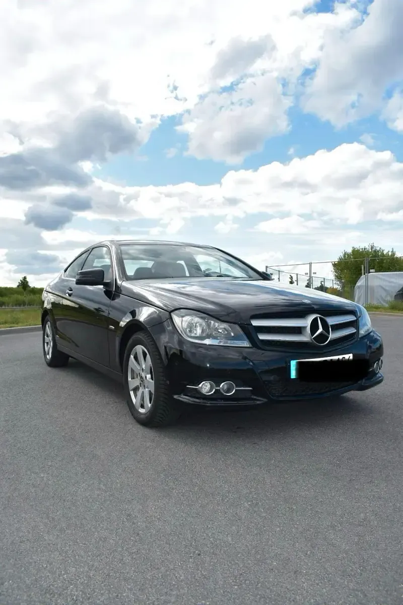 Gebraucht Mercedes C180 156 PS (114 kW) 2012 Schwarz Coupé