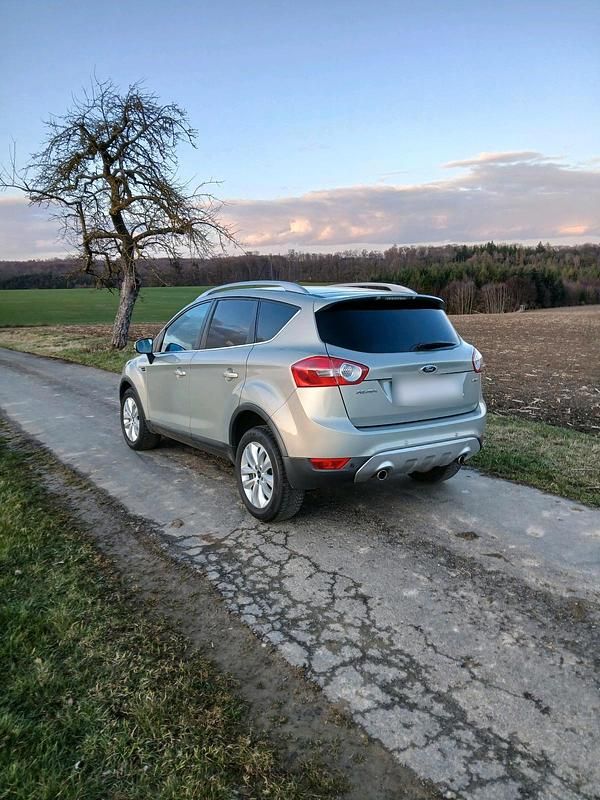 Gebraucht Ford Kuga Titanium 140 PS (102 kW) 2010 Beige SUV