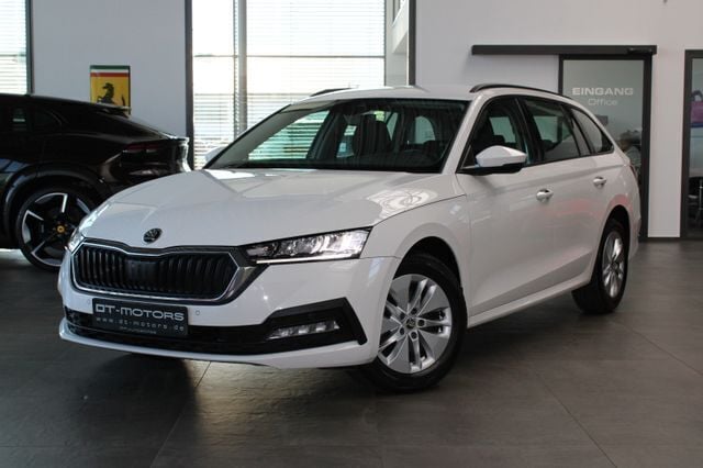 Weiß Gebraucht 2023 Skoda Octavia Ambition Kombi | 15.900 € (Fairer Preis) - Bild 1/4