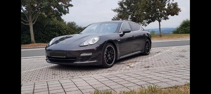 Braun Gebraucht 2009 Porsche Panamera 4S Limousine | 21.990 € (Fairer Preis) - Bild 1/4