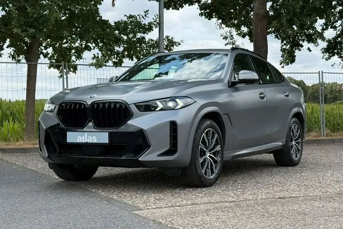 Gebraucht BMW X6 M M Sport 381 PS (280 kW) 2024 Bmw individual frozen pure gre SUV