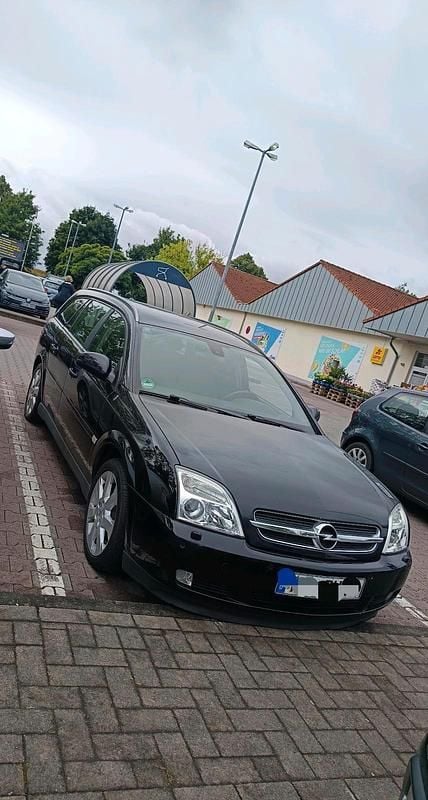 Schwarz Gebraucht 2005 Opel Vectra Kombi | 500 € (Superpreis) - Bild 1/1