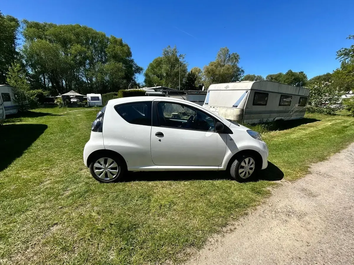 Gebraucht Citroën C1 68 PS (50 kW) 2011 Weiß Kleinwagen