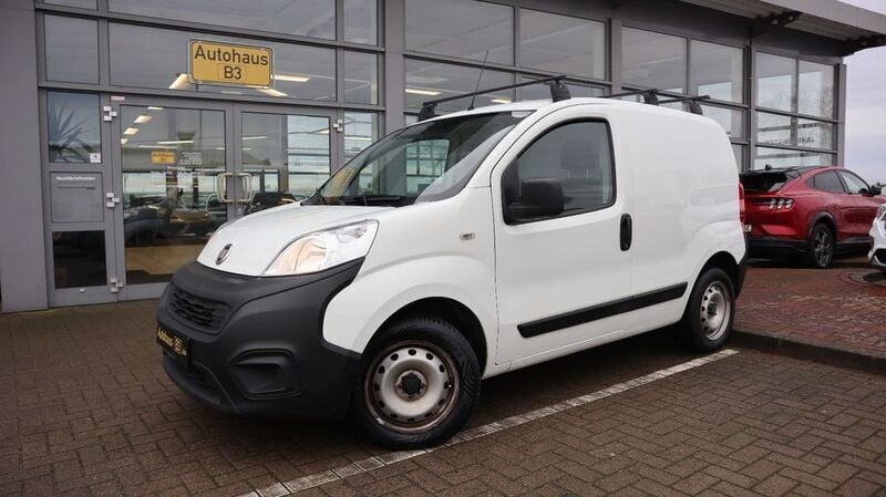 Weiß Gebraucht 2019 Fiat Fiorino Basis Van / Kleinbus | 8.448 € (Fairer Preis) - Bild 1/4