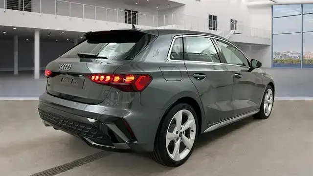 Neu Audi A3 S-Line 150 PS (110 kW) 2025 Graukeine angabe Limousine