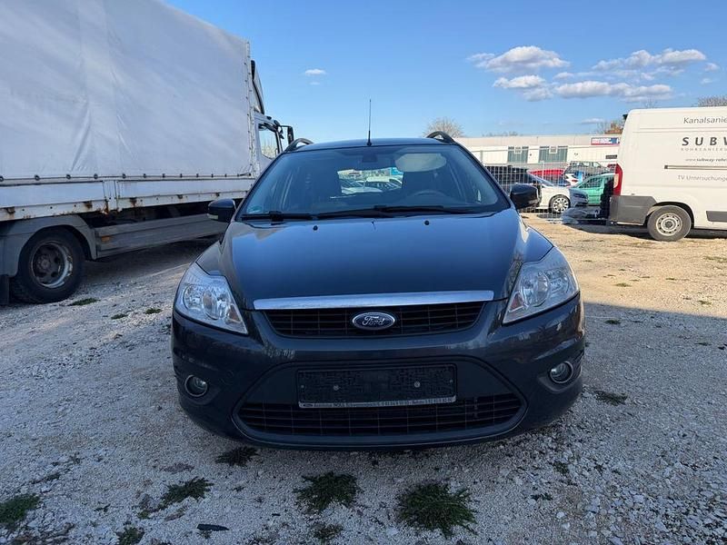 Gebraucht Ford Focus Style 109 PS (80 kW) 2010 Grau Limousine