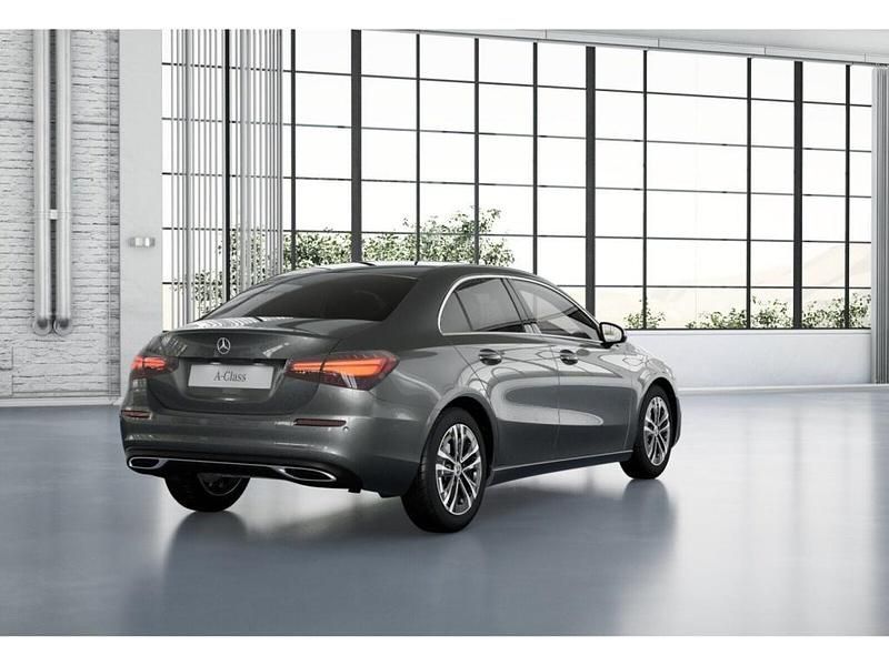 Gebraucht Mercedes A180 Progressive 136 PS (100 kW) 2025 Grau metalliclack mountaingrau Limousine