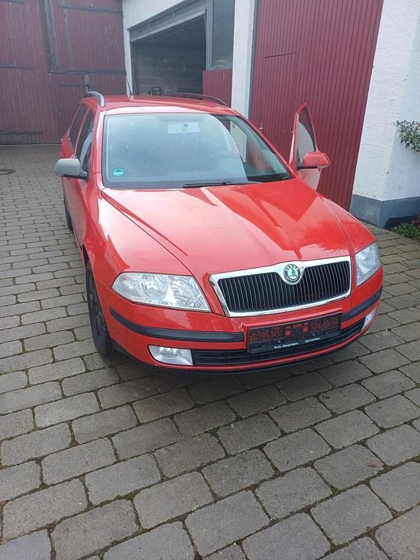Rot Gebraucht 2008 Skoda Octavia Kombi | 750 € (Superpreis) - Bild 1/4