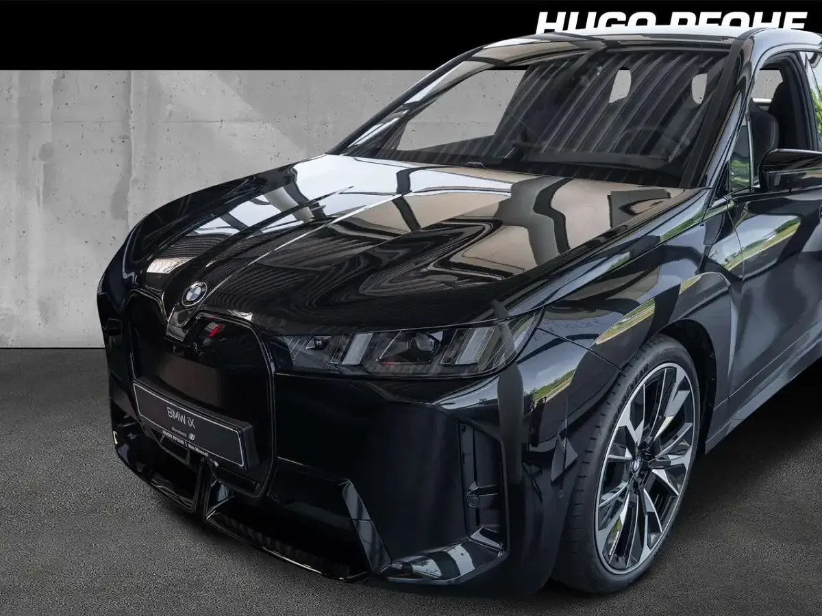 Neu BMW iX Performance 400 kW (544 PS) 2026 Saphirschwarz metallic SUV