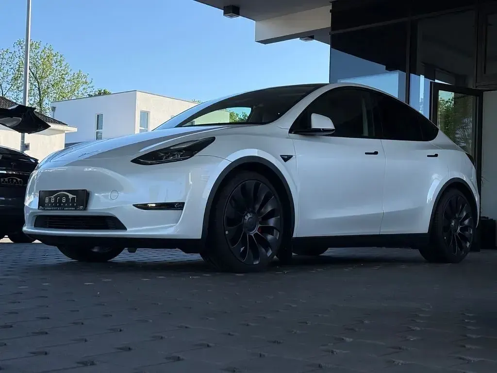 Used Tesla Model Y Performance 392 kW (534 HP) 2023 White SUV