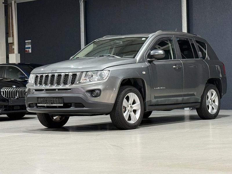 Grau Gebraucht 2012 Jeep Compass Sport SUV | 8.777 € (Teuer) - Bild 1/4