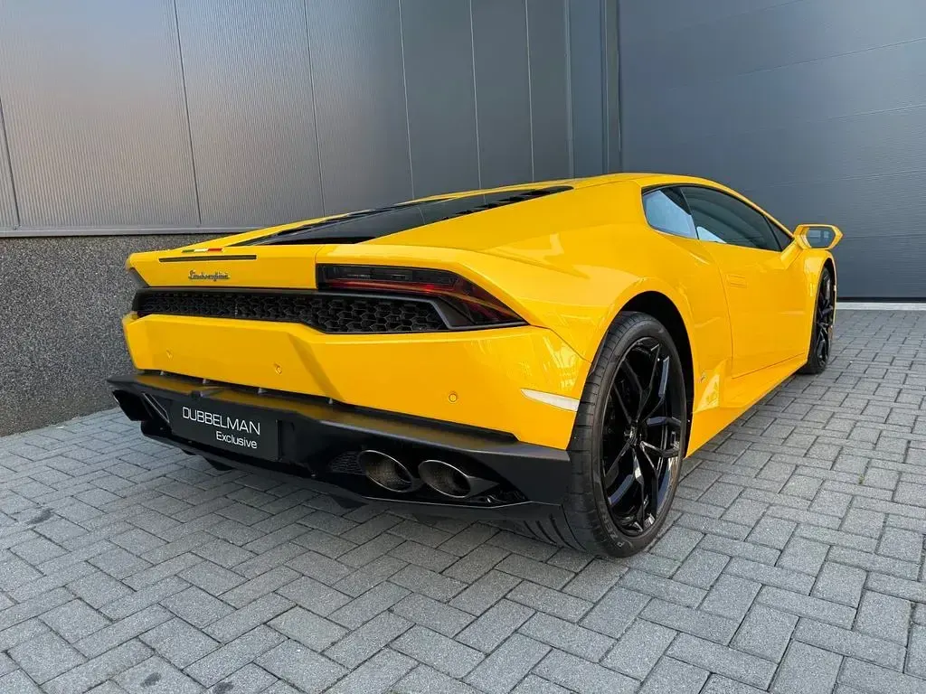 Second-hand Lamborghini Huracán 610 CP (448 kW) 2015 Galben Coupe