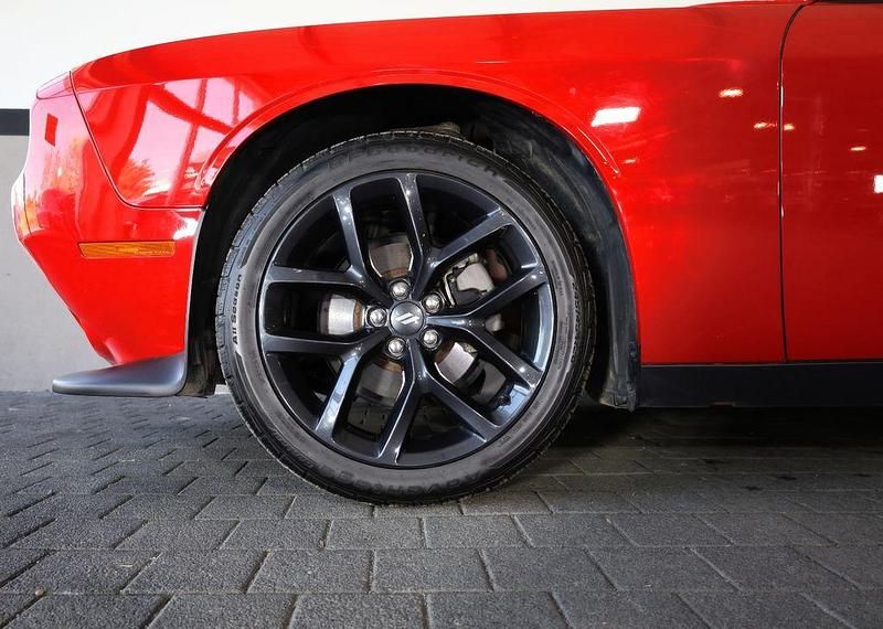 Używany Dodge Challenger SXT 309 KM (227 kW) 2020 Czerwony Coupe