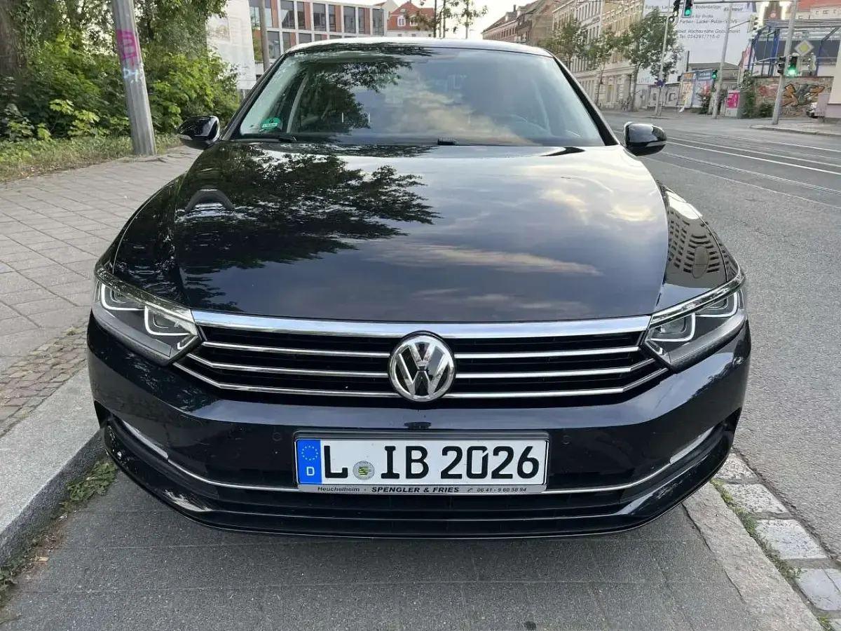 Gebraucht VW Passat Comfortline 180 PS (132 kW) 2015 Schwarz Limousine