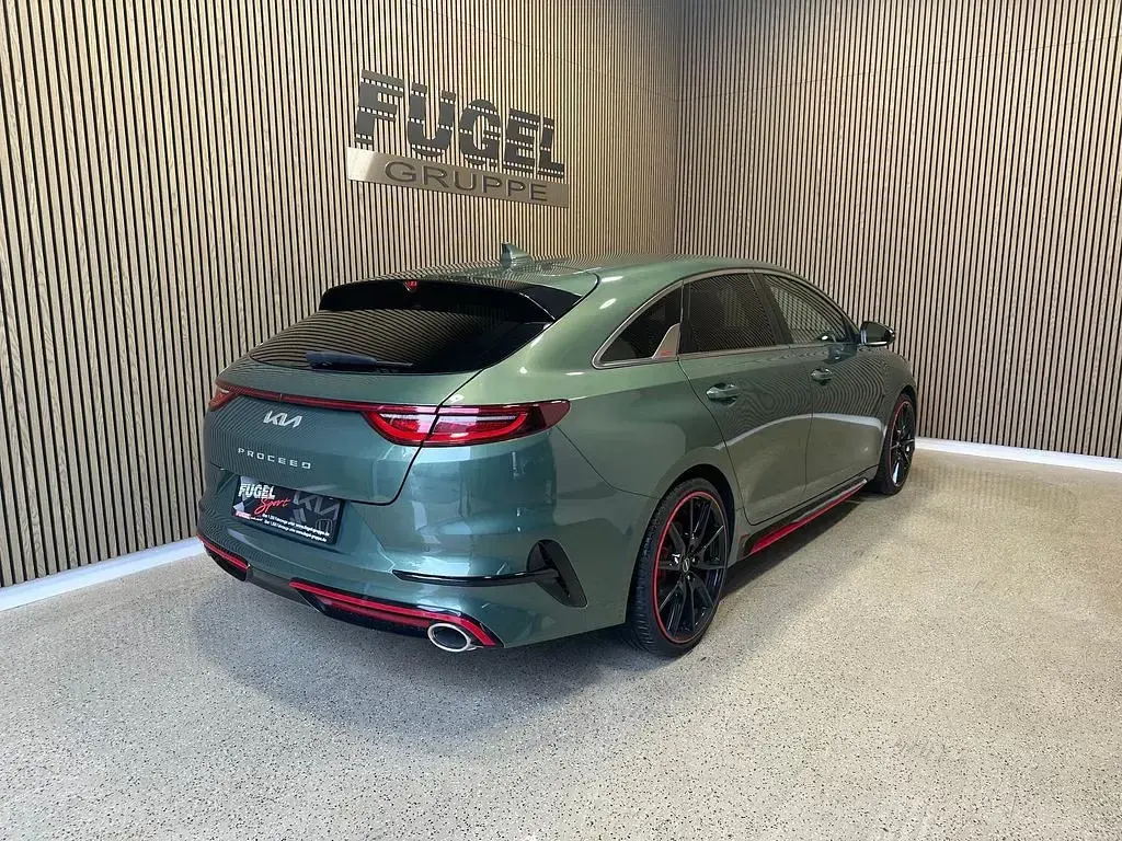 Gebraucht Kia ProCeed GT 204 PS (150 kW) 2024 (exg) experience green met. Kombi