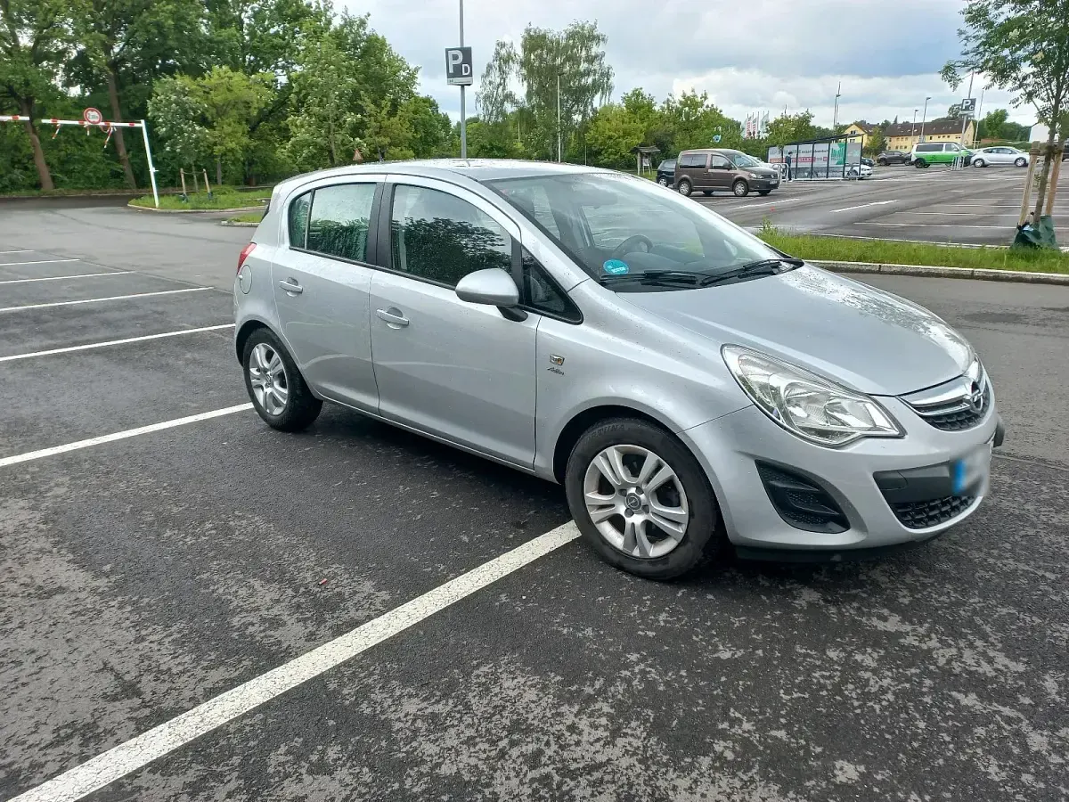 Gebraucht Opel Corsa 95 PS (69 kW) 2013 Silber Kleinwagen