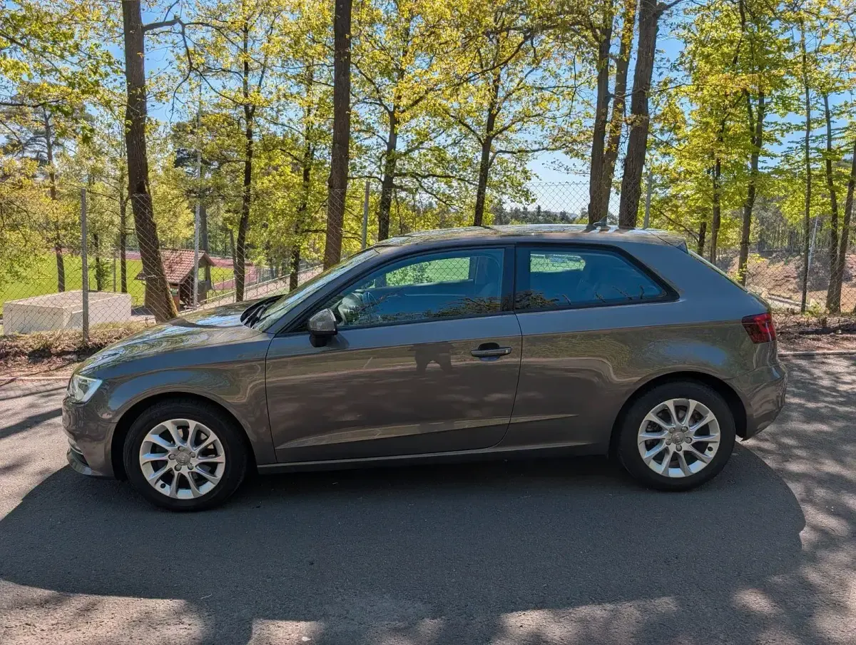 Gebraucht Audi A3 Ambition 122 PS (89 kW) 2014 Gold Limousine
