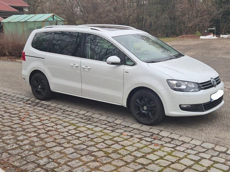 Gebraucht VW Sharan Life 200 PS (147 kW) 2013 Weiß Van / Kleinbus