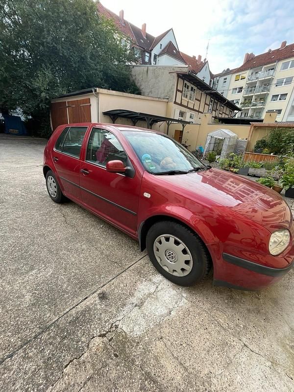 Rot Gebraucht 1999 VW Golf IV Limousine | 600 € (Superpreis) - Bild 1/3