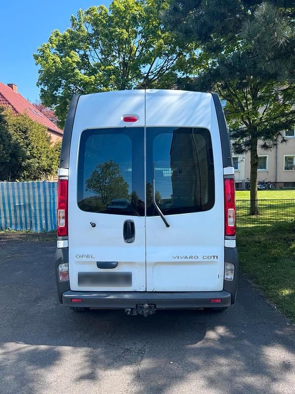Gebraucht Opel Vivaro 114 PS (83 kW) 2007 Weiß Van / Kleinbus
