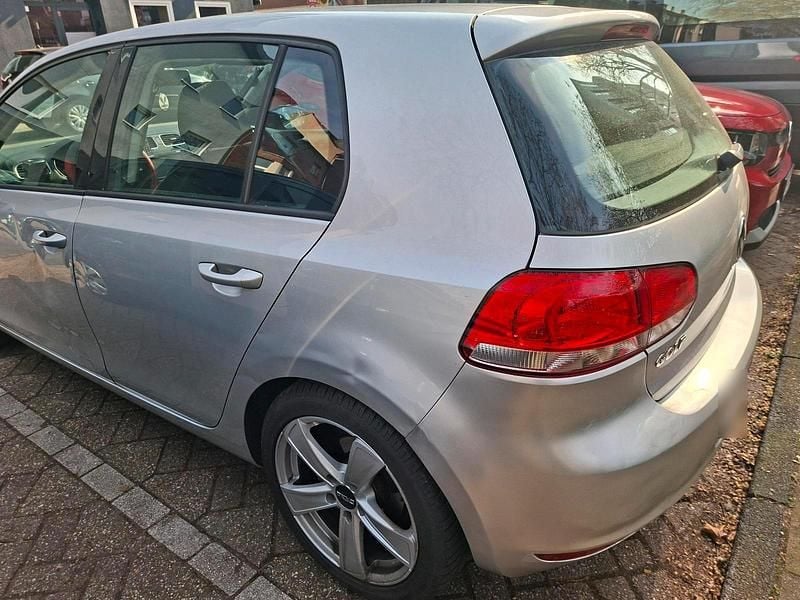 Gebraucht VW Golf VI 80 PS (58 kW) 2010 Silber Kleinwagen
