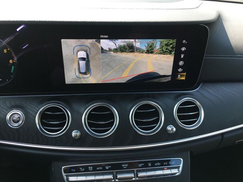 Gebraucht Mercedes E300 AMG 194 PS (142 kW) 2021 Grau metallic Kombi