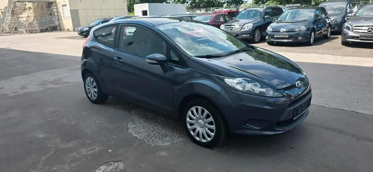 Gebraucht Ford Fiesta 82 PS (60 kW) 2010 Grau Kleinwagen