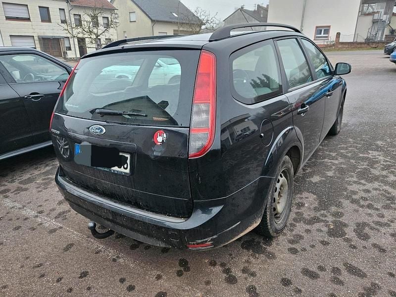 Gebraucht Ford Focus 100 PS (73 kW) 2008 Schwarz Kombi