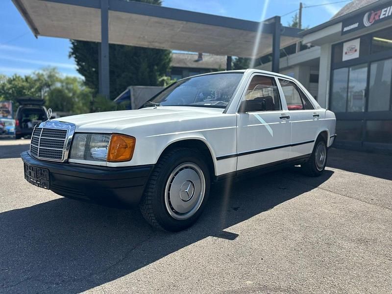 Gebraucht Mercedes 190 122 PS (89 kW) 1984 Weiß Limousine