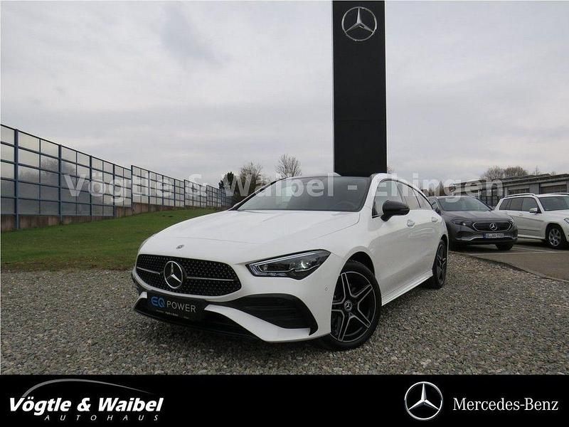 Weiß Gebraucht 2024 Mercedes CLA250e Shooting Brake AMG Line Premium Plus Kombi | 39.790 € (Teuer) - Bild 1/4