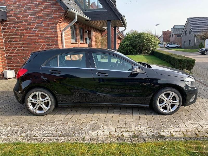 Gebraucht Mercedes A200 156 PS (114 kW) 2013 Schwarz Limousine
