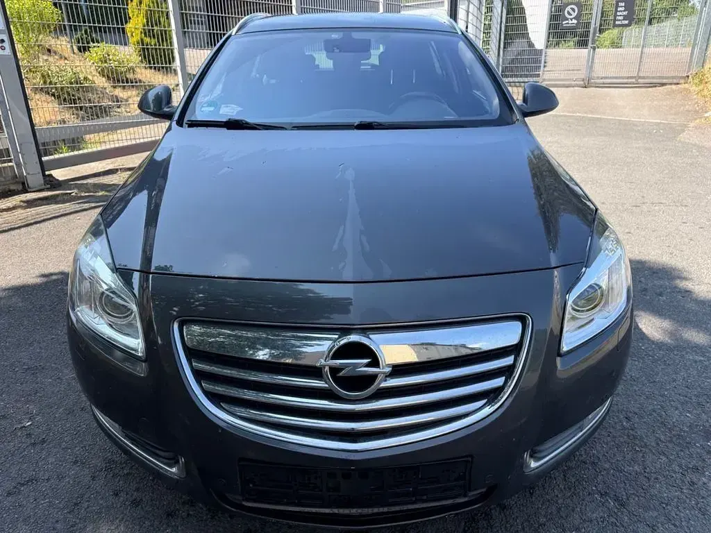 Gebraucht Opel Insignia Innovation 160 PS (117 kW) 2011 Grau Kombi
