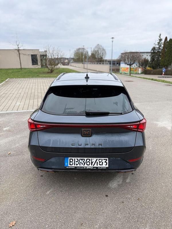 Second-hand Cupra Leon 245 CP (180 kW) 2021 Gri Break