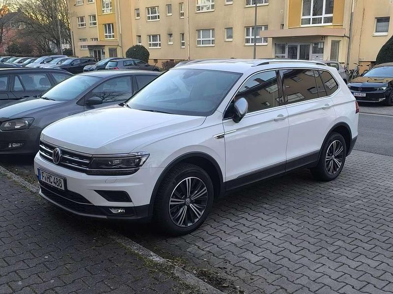 Weiß Gebraucht 2019 VW Tiguan Allspace Highline SUV | 27.550 € (Fairer Preis) - Bild 1/4