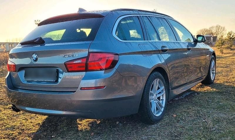 Gebraucht BMW 523 204 PS (150 kW) 2010 Grau Kombi
