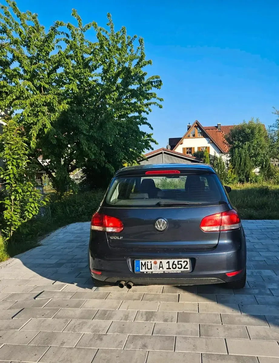 Gebraucht VW Golf VI 110 PS (80 kW) 2008 Blau Kleinwagen