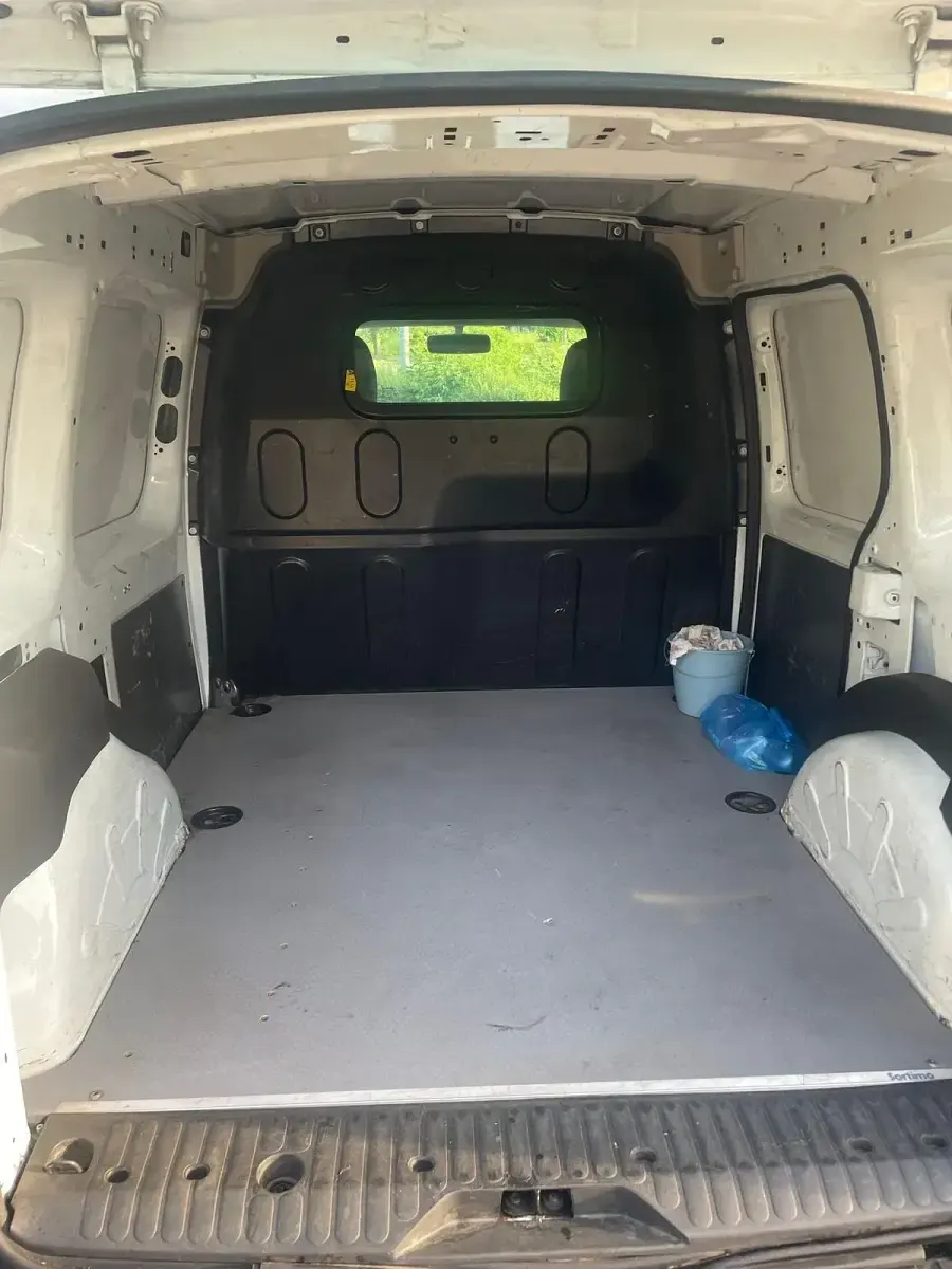 Gebraucht Renault Kangoo 70 PS (51 kW) 2010 Weiß Van / Kleinbus