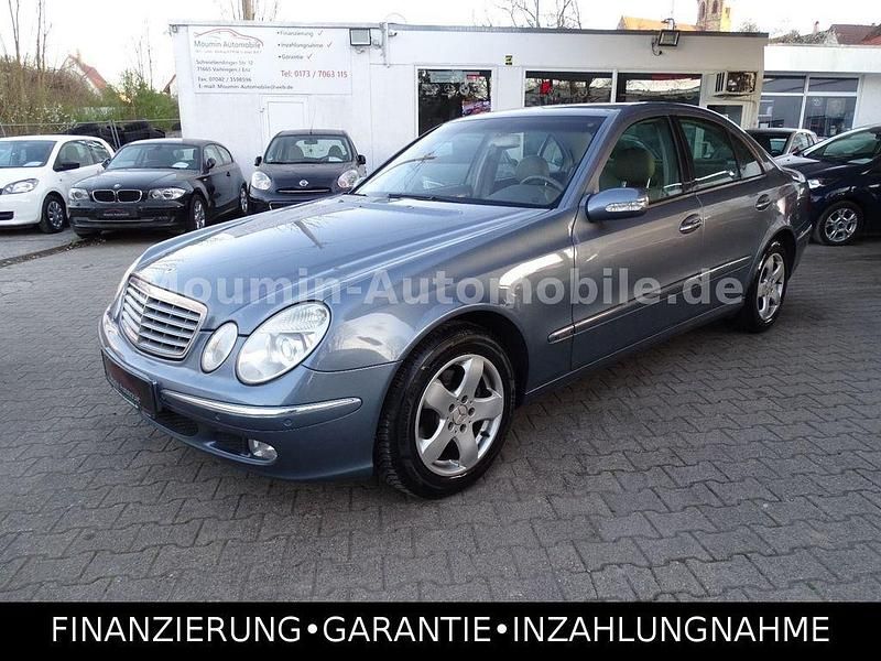 Gebraucht Mercedes E220 Elegance 150 PS (110 kW) 2003 Blau Limousine
